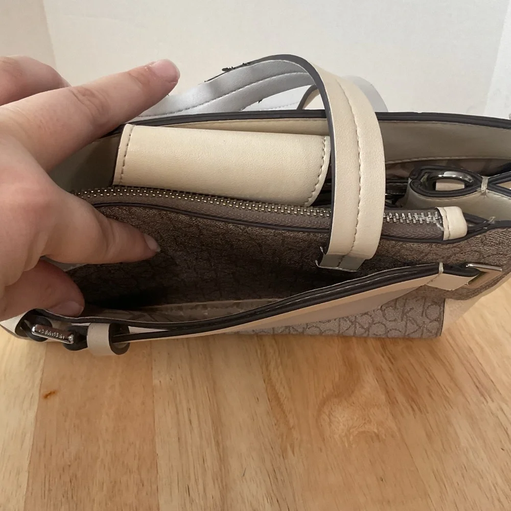 Calvin Klein Hadley Triple Compartment Small Tote Shoulder Med Purse Logo Cream